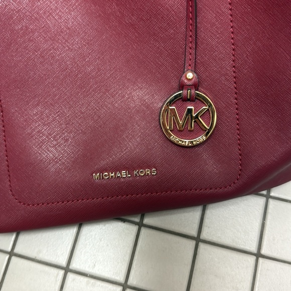 MICHAEL KORS cranberry large tote - Picture 3 of 6